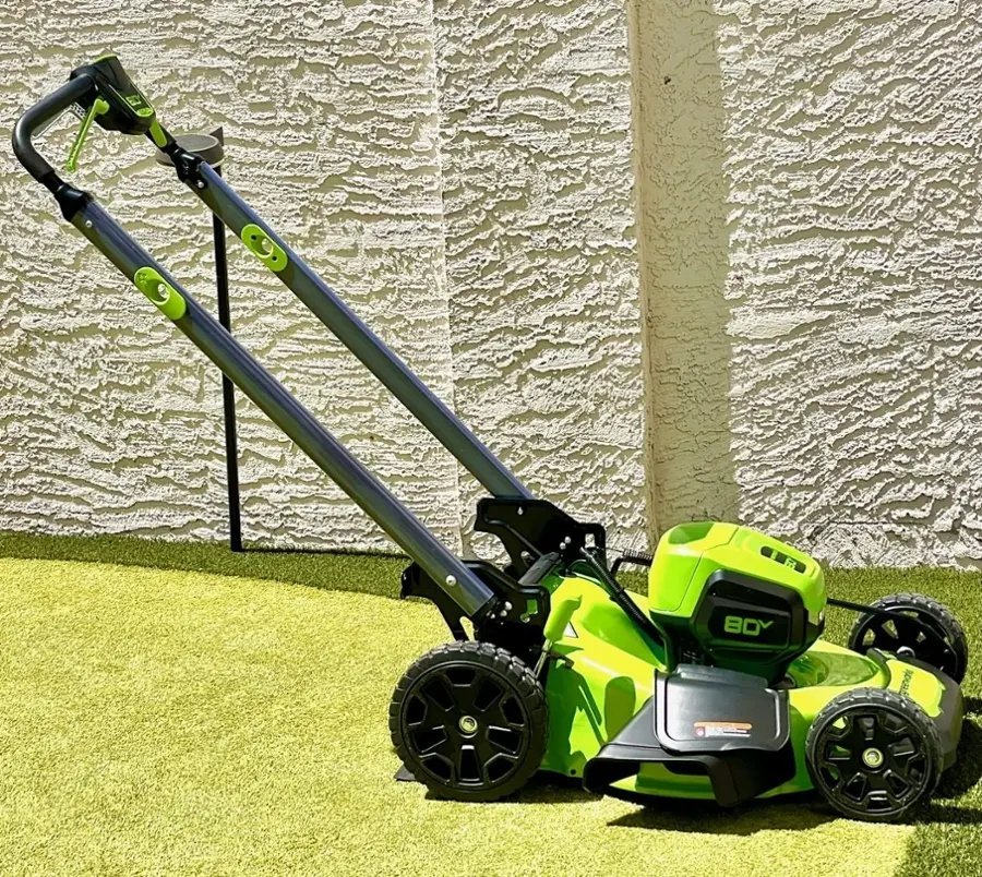 Greenworks 80V 21-Inch Self-Propelled Lawn Mower Greenworks 80V 21-Inch Self-Propelled Lawn Mower