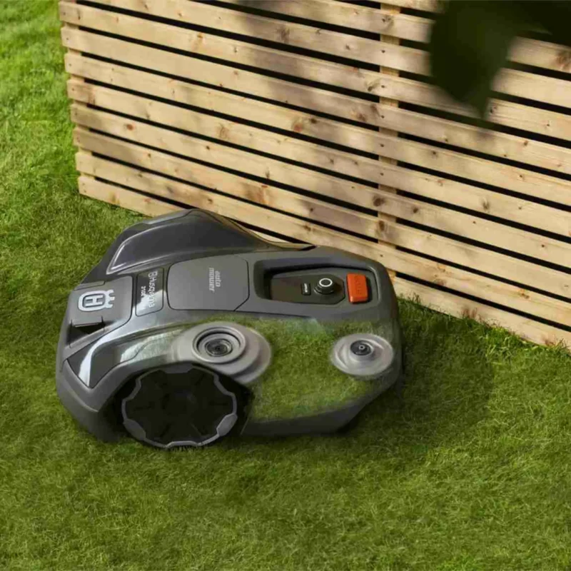 Husqvarna Automower 305E NERA + Garage