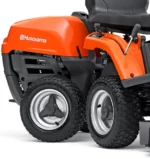 Husqvarna R 112C mit Mähdeck Combi 85 – Winterpaket mit Schneeschild, Gummileiste und Schneeketten – Modell 2025