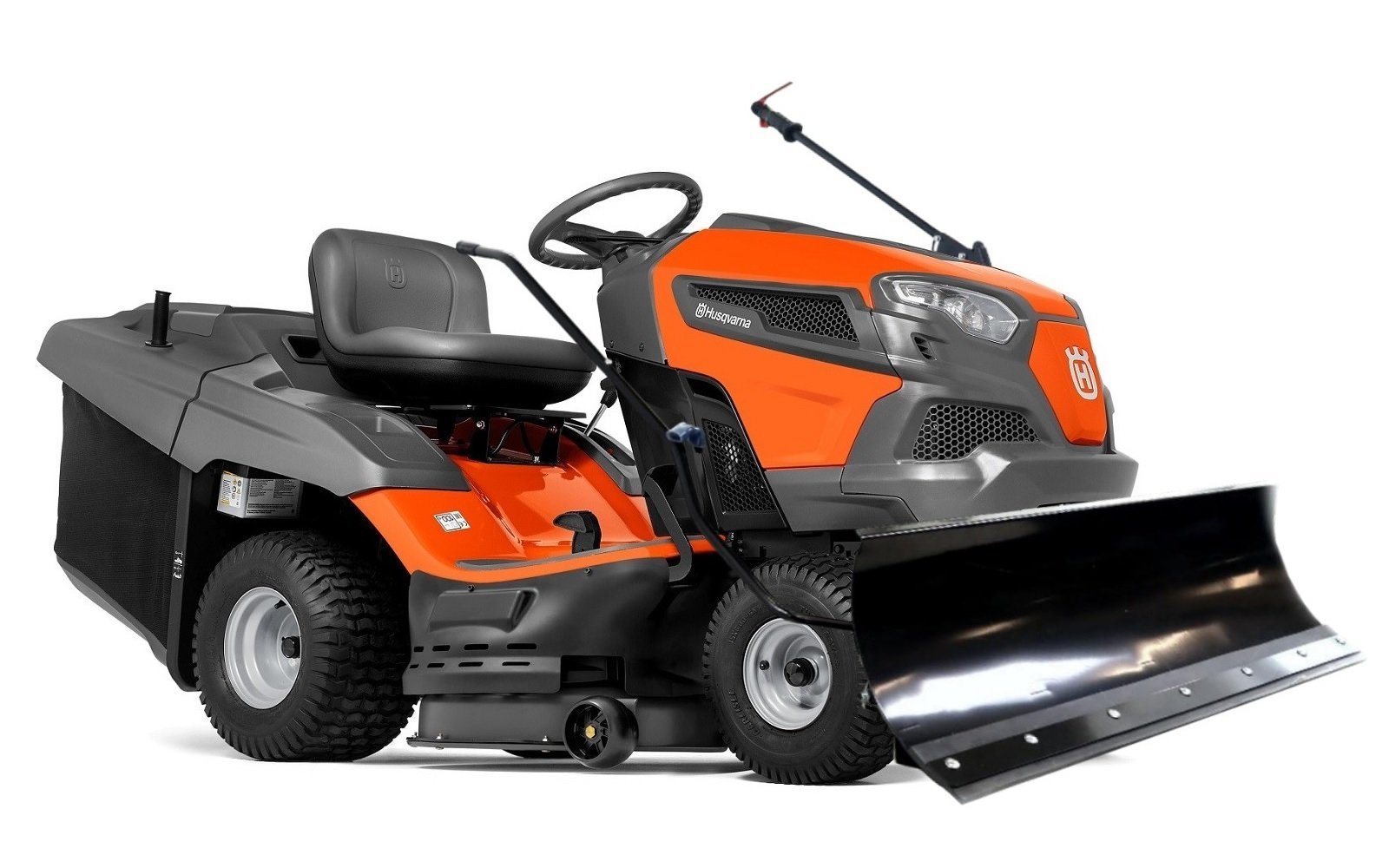 HUSQVARNA Rasentraktor TC 238T – mit Schneeschild 120Plus HUSQVARNA Rasentraktor TC 238T – mit Schneeschild 120Plus