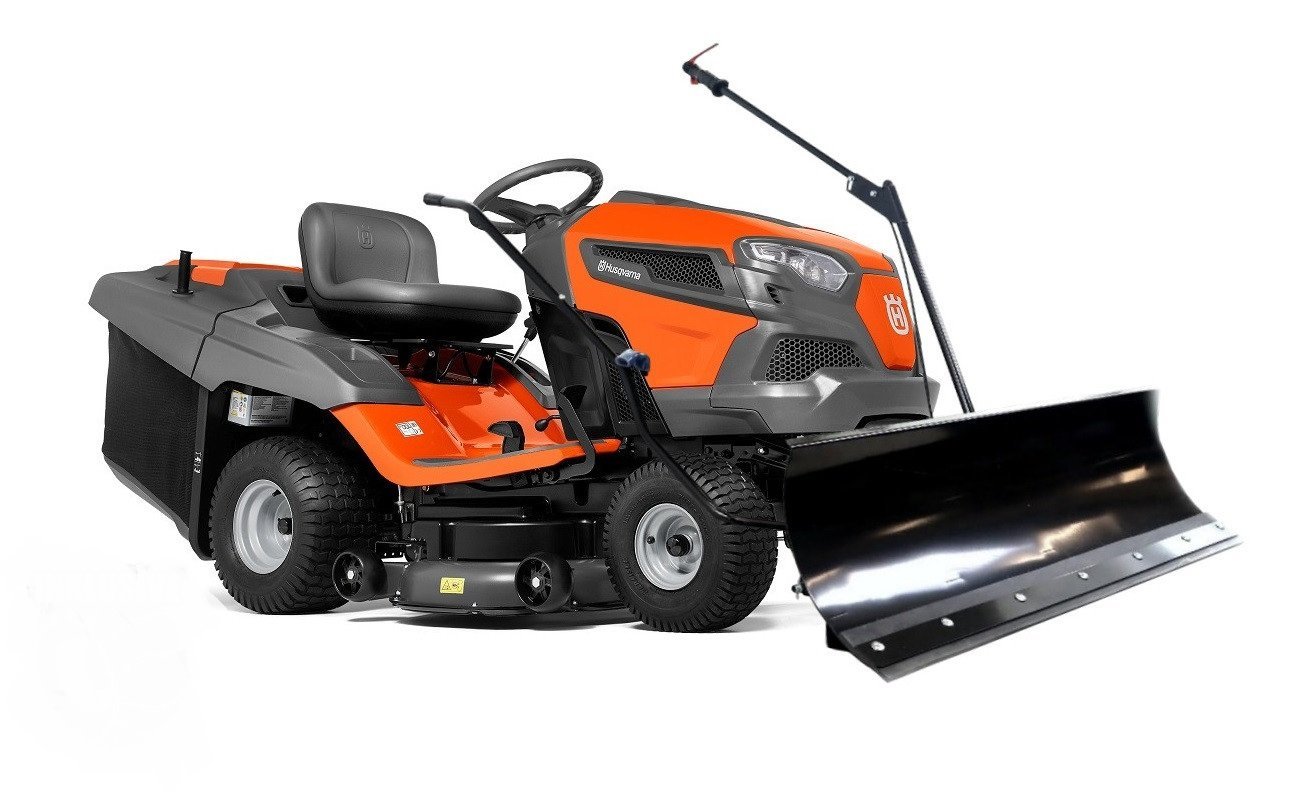 HUSQVARNA TC 242 T mit Schneeschild 120Plus & Gartentraktoren Anhänger 275 HUSQVARNA TC 242 T mit Schneeschild 120Plus & Gartentraktoren Anhänger 275