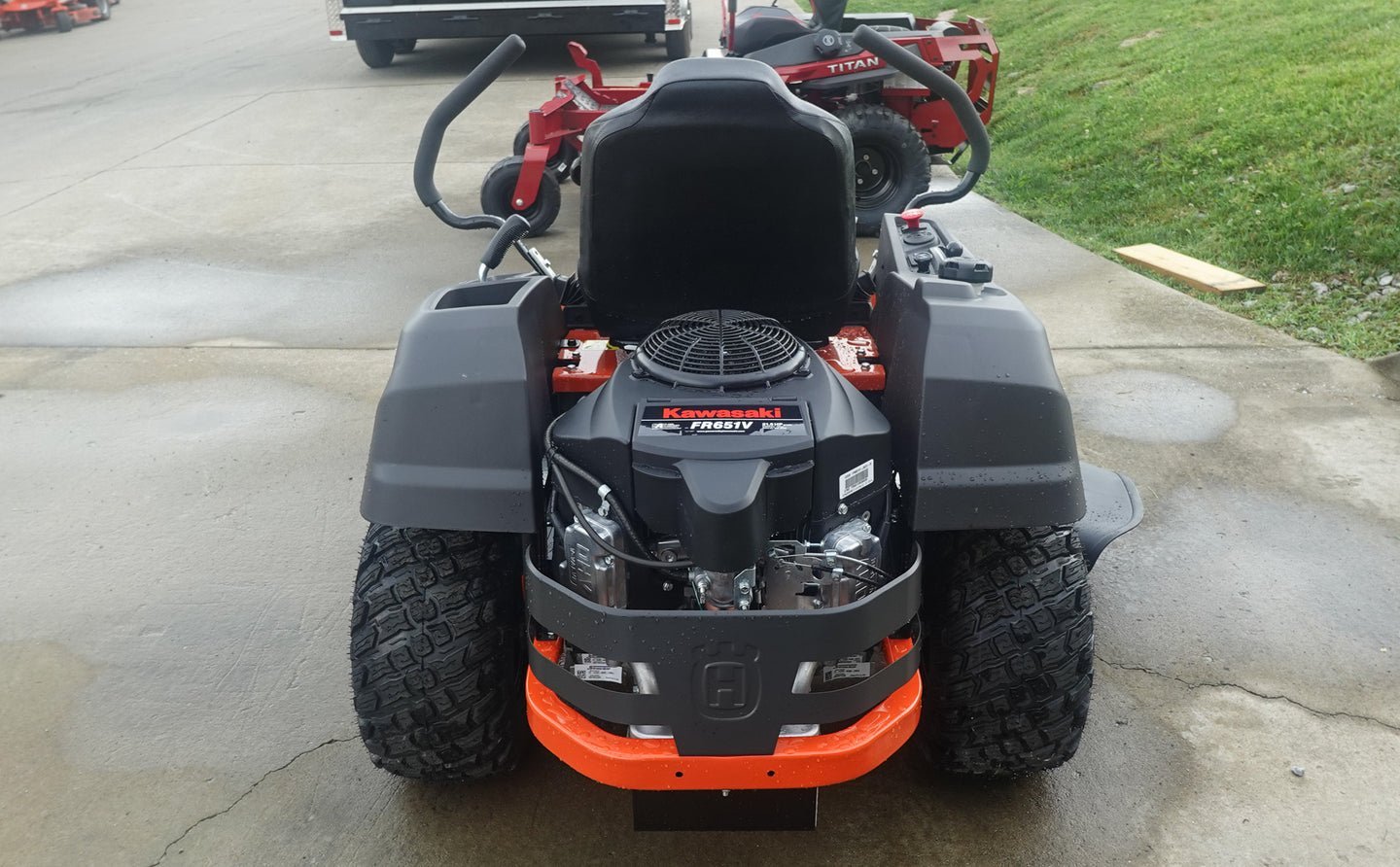 Husqvarna Z242F Special Edition 42" Zero Turn Mower 21.5HP KAW (Scratch and Dent) Husqvarna Z242F Special Edition 42" Zero Turn Mower 21.5HP KAW (Scratch and Dent)