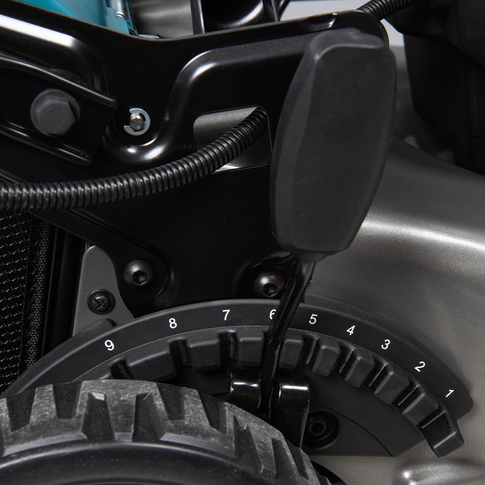 Makita LM001GT204 inkl. Akku + Ladegerät – Modell 2025 Makita LM001GT204 inkl. Akku + Ladegerät – Modell 2025